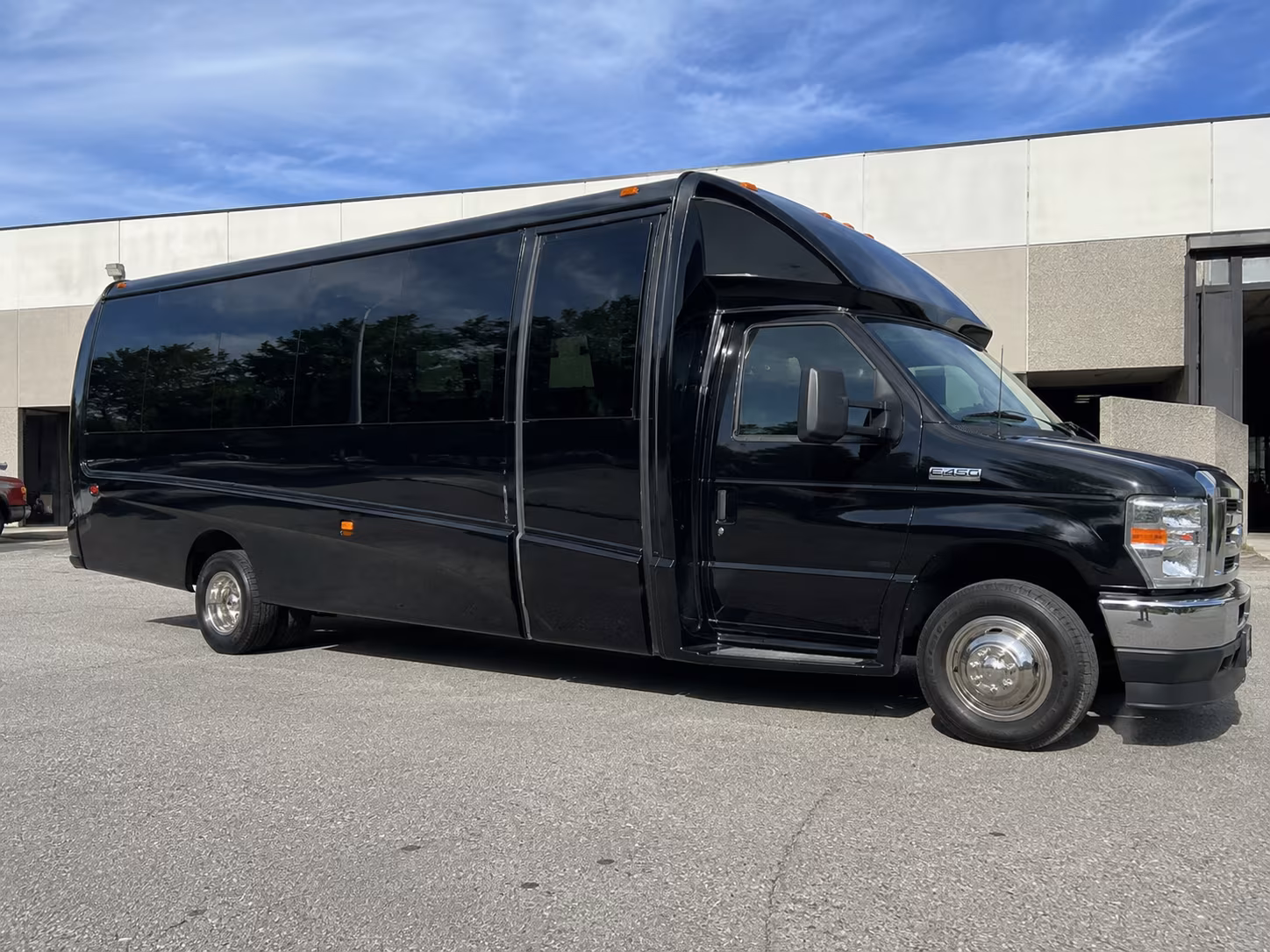 wichita airport shuttle bus rentals for private groups